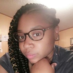 Meet your Posher, Sha'rita